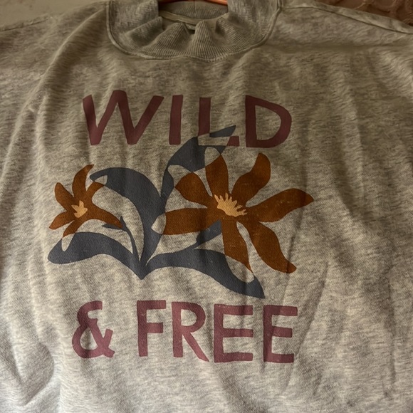 Old Navy sweatshirts - Picture 4 of 9